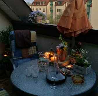 Geschmackvolle Wohnung mit drei Zimmern sowie Balkon und EBK in Leipzig