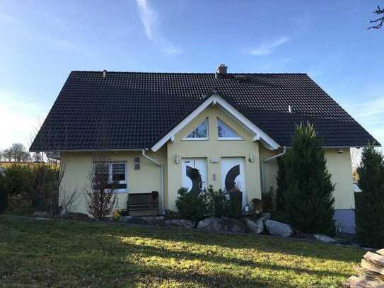 ***Großes Familienhaus mit Garten & Wärmepumpe***