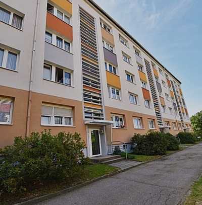 Perfekt zur Kapitalanlage - vermietete 2-Raum-Wohnung mit Balkon !