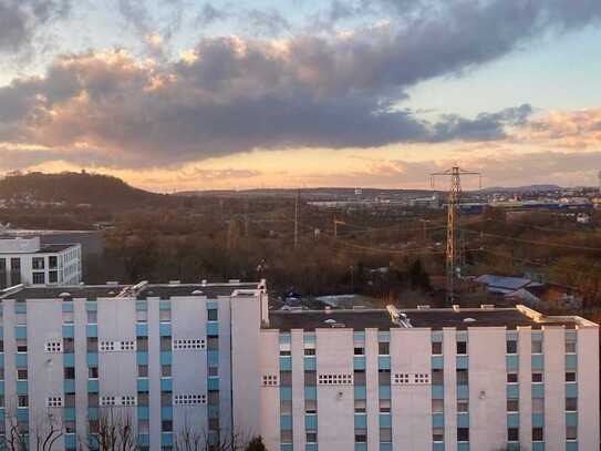 Lichtdurchflutete gut angebundene 2,5-Raum-Wohnung in Ludwigsburg