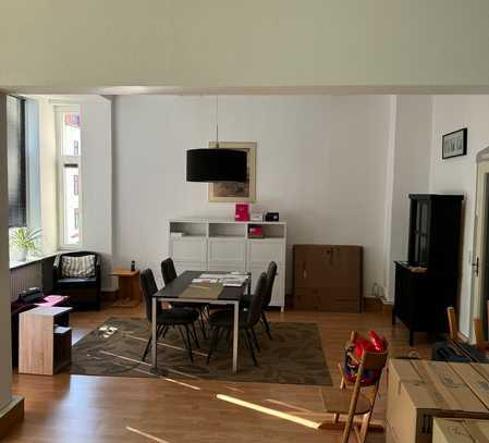 Helle 4,5-Zimmer-Wohnung in TOP Lage