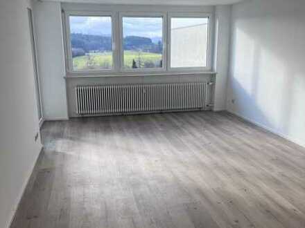 Renovierte 3-Raum-Wohnung mit Balkon und Einbauküche in Kempten