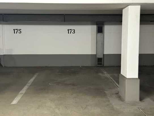 Tiefgaragenstellplatz / Stellplatz / Garage in Sendling zu vermieten