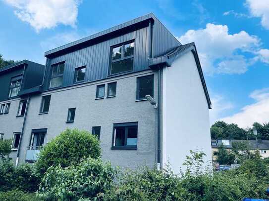 Geschmackvolle, gepflegte 3-Raum-Dachgeschosswohnung in Bergisch Gladbach