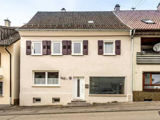 Wohnhaus mit kleiner Gewerbeeinheit im Zentrum