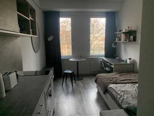 Single Studio 1-Zimmer Apartment mit Küchenzeile und Bad