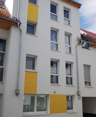 Moderne gepflegte 2-Zimmer-Wohnung mit Balkon und Einbauküche in Darmstadt