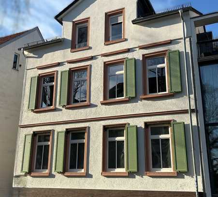 Alt-Bessungen: Erstbezug kernsanierte Wohnung mit eigenem Garten