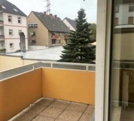 Freundliche 2- Zimmer Wohnung mit Balkon und Einbauküche in Bochum