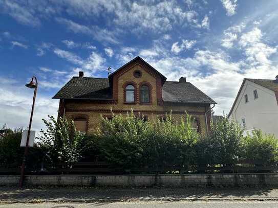 Gemütliches Bauernhaus mit Nebengebäude und großzügigem Innenhof