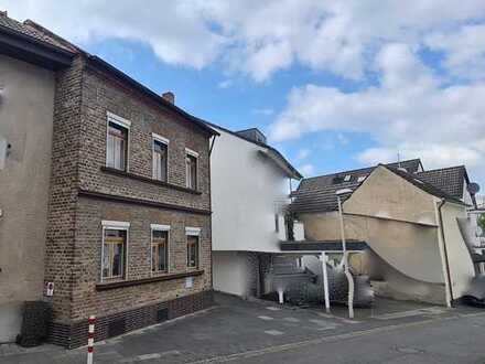 Zweifamilienhaus mit Potential in zentraler Lage von Bonn-Duisdorf