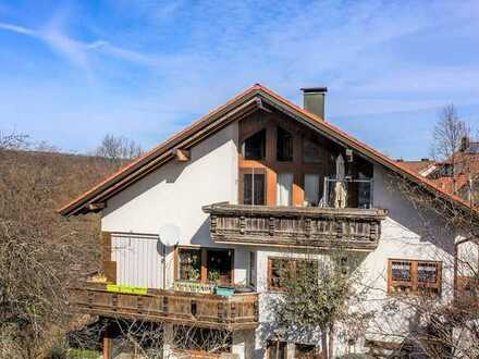 Atelierwohnung in einem kleinen 3- Familienhaus!