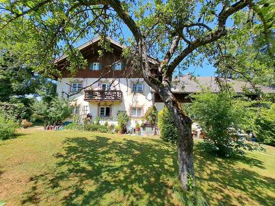 Herrliches Grundstück mit Dreifam.Haus mit Bergblick - zum Abriss/Nachverdichtung/Sanierung