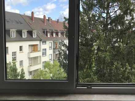 Karlsruhe Südweststadt: Schöne 2-Zimmer-Dachgeschosswohnung ab 01.02.2024