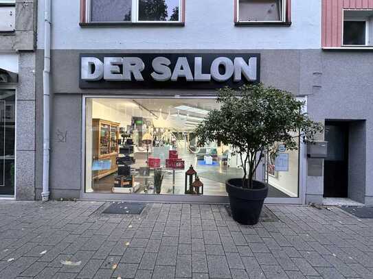 Zweigeschossige Büro-/Ladenfläche mit Schaufenster