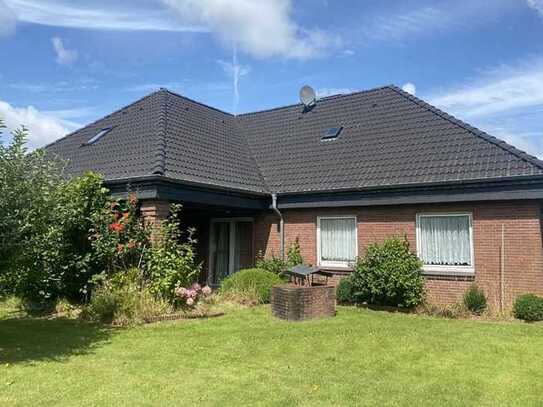 Charmanter Winkelbungalow in ruhiger Lage mit schönem Garten