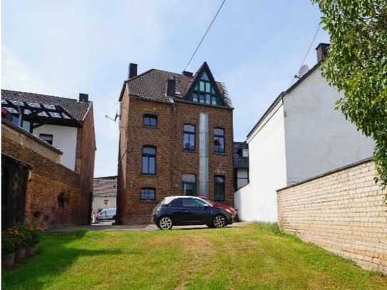 Schöne 2-Zimmer-Maisonette-Wohnung mit herrlichem Blick in ländlicher Umgebung und Top-Anbindung!