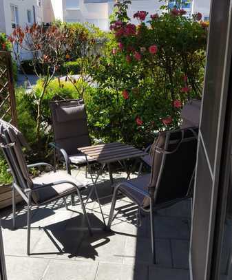 Stilvolle, gepflegte 2-Zimmer-EG-Wohnung mit traumhafter Terrasse und Rosengarten