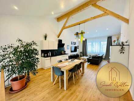 Komplett saniertes Wohnhaus mit nagelneuer Ferienwohnung und vielseitig nutzbarer Halle