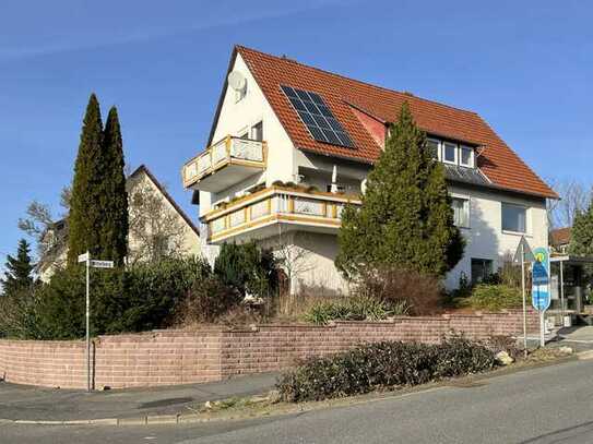 Charmantes Dreifamilienhaus + Anbau und 3 Garagen in Göttingen
