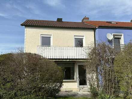 Renovierungsbedürftiges Reihenendhaus mit großem Garten in Regensburg - Galgenberg