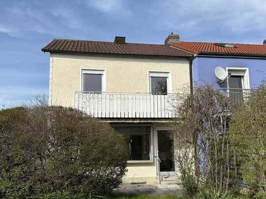 Renovierungsbedürftiges Reihenendhaus mit großem Garten in Regensburg - Galgenberg