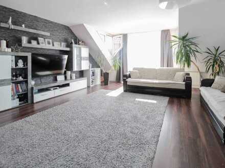 Gepflegte Dachgeschosswohnung mit Balkon und Garagenstellplatz in Buchen