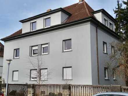 Für Kapitalanleger oder Eigennutzer * 3-Parteien-Wohnhaus nahe dem Festspielhaus zu verkaufen