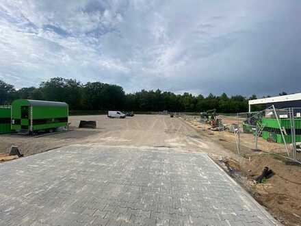 befestigte Stellfläche für Lagerung, Lkw Handel, Speditionsgewerbe, Autovermietung oder Parkplätze