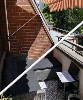 Exklusive, modernisierte 2-Zimmer-Wohnung mit Balkon und EBK in Norderstedt