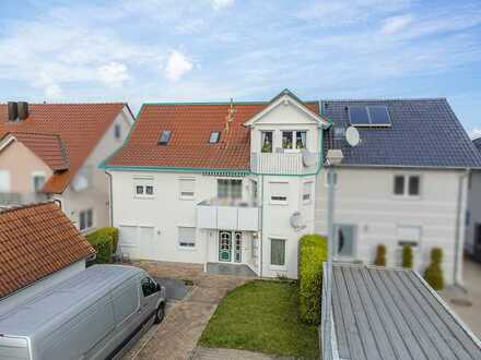// Sinsheim Stadtrand- charmante Dachgeschosswohnung mit Balkon //