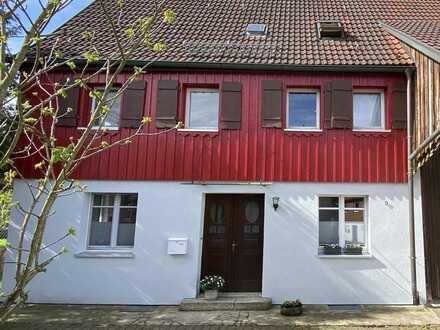 Liebevoll renovierter 7-Zimmer-Bauernhof in Mittelbronn - Option für Stallung mit Koppel