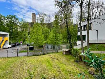 Von privat - Ruhige helle 2 Zi. Whg. in S-Ost, großer Balkon, Blick ins Grüne und Garage