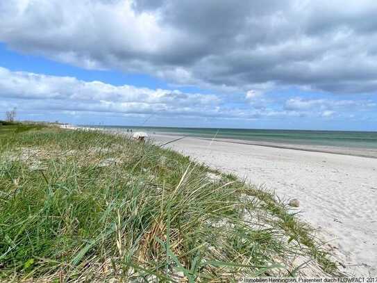 FERIENVERMIETUNG GENEHMIGT ! Direkt am Strand- Top Wohnung mit Meerblick