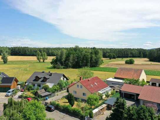 Ländliches Einfamilienhaus: Ruhe und Privatsphäre garantiert -
Teilrenoviert und in ruhiger Sackgas