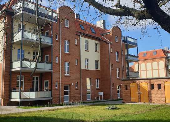 Schöne Dreiraumwohnung mit Garten und Balkon