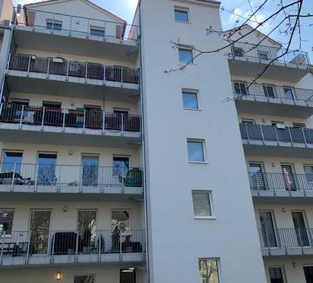 Neuwertige 4-Zimmer Wohnung mit großem Balkon in Leipzig