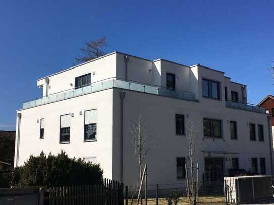 sonnige, luxuriöse 4-Raum-Penthouse-Wohnung