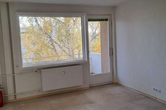 Helle 2,5-Zimmer-Wohnung mit EBK in Berlin Staaken (Spandau)