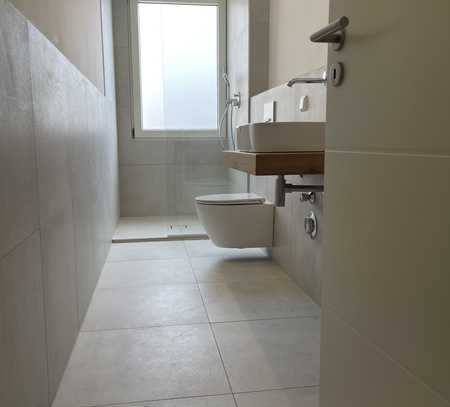 exklusive 3-Zimmer-Wohnung mit Balkon, AA Lage