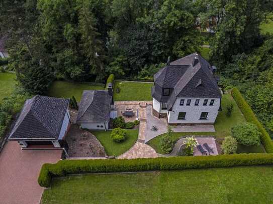 Rarität vor den Toren Kassels - Bildschöne Unternehmervilla!