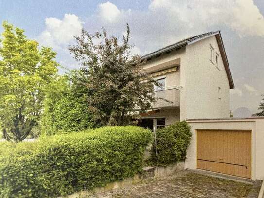 Exklusive frisch sanierte 4,5-Zimmer-Terrassenwohnung mit Garten und Stellplatz in Marbach am Neckar