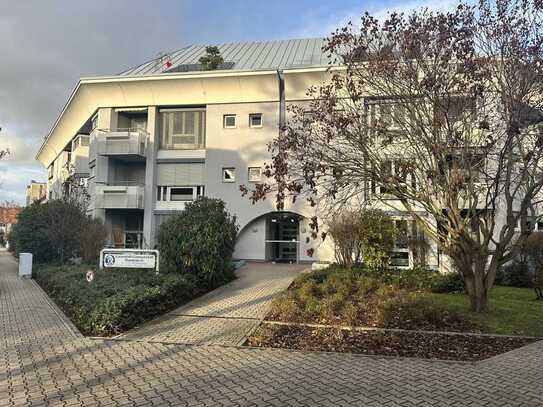 Exklusive 2-Zimmer-Wohnung mit 2 Balkone und EBK in Mannheim/Niederfeld