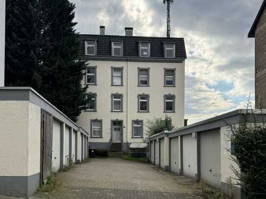 Schicker Altbau mit 8 Wohneinheiten, Garagenhof und "kleiner Baustelle"