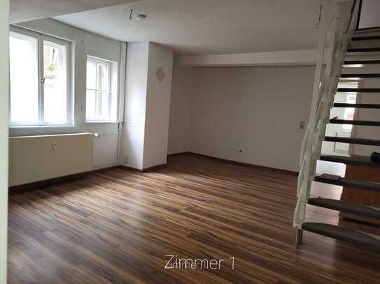 Schöne 3-Zimmer-Wohnung mit großer Dachterrasse, ganz in der Nähe des Schwabacher Marktplatzes.