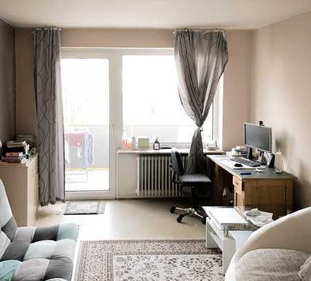 Balkon, Badewanne, Einbauküche - praktische 1-Zimmer-Wohnung in Dreieich-Sprendlingen