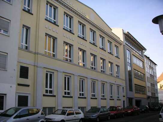 Modernes Loft-Büro im Souterrain im Westend von Offenbach zu vermieten