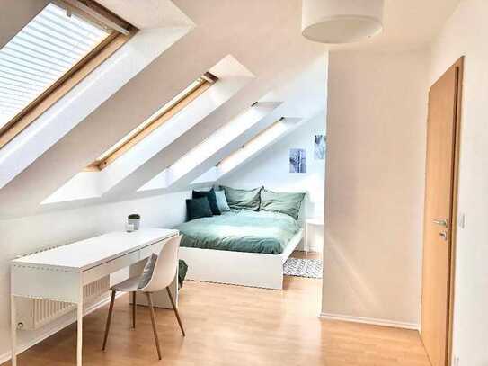 geniale möblierte Wohnung im DG mit EBK und kostenlosen Dachboden