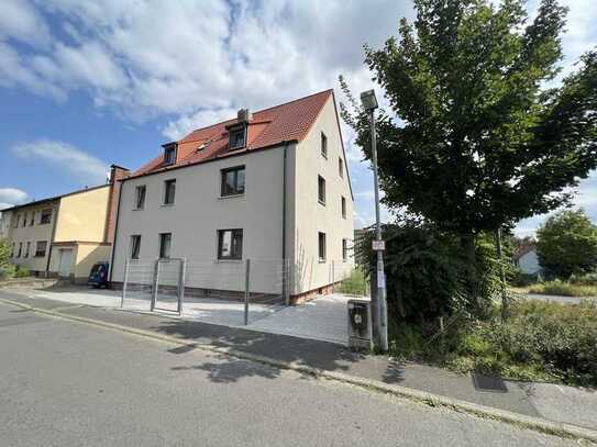 Erstbezug nach Sanierung mit Balkon: stilvolle 3-Zimmer-Wohnung in Obernburg