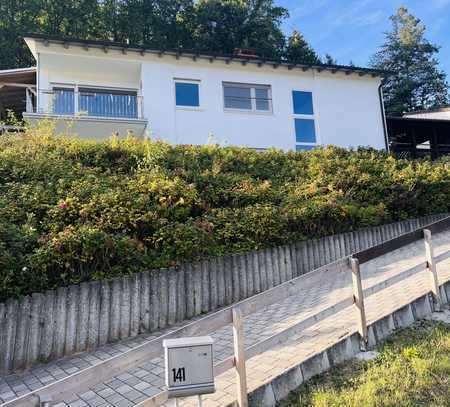 NEUER PREIS! Idyllisches Wohnen mit herrlicher Aussicht und großem Grundstück